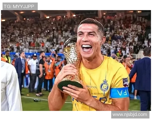 C罗领衔对决斯帕尔展现超强实力与团队配合的精彩比赛 C罗领衔对决斯帕尔展现超强实力与团队配合的精彩比赛